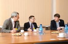 Wizyta delegacji EUROfusion w Świerku. Od lewej: prof. dr. A.J.H. Donne, dr X. Litaudon, dr J. Rzadkiewicz (NCBJ). (fot. M. Jakubowski, NCBJ)