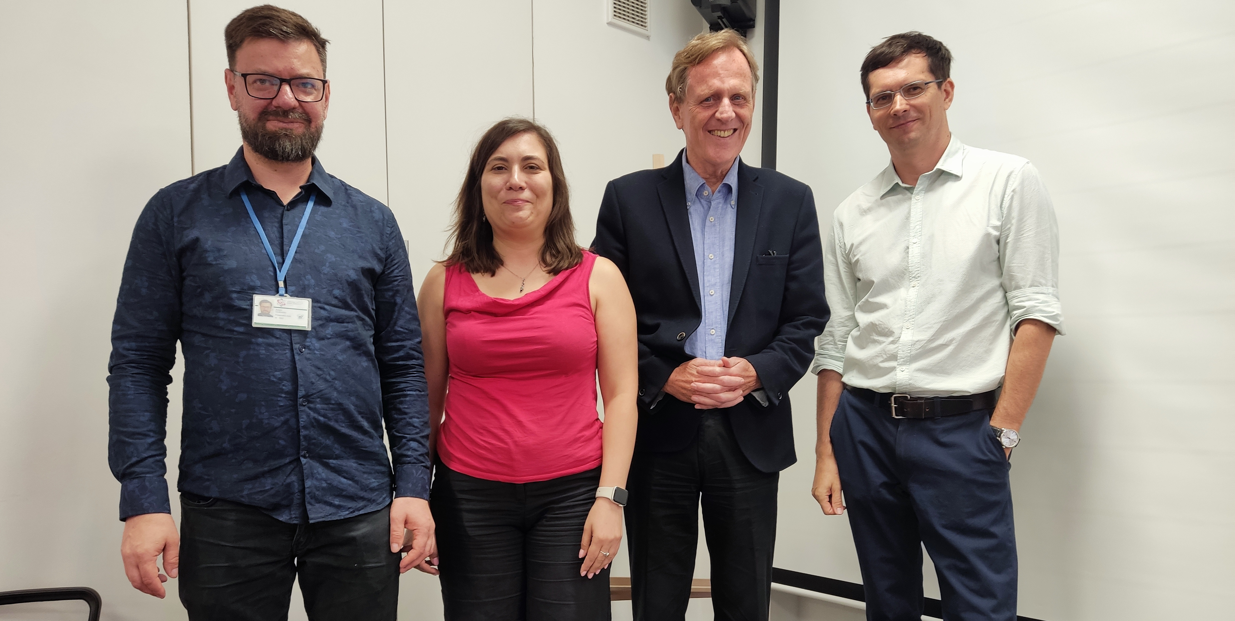 Laureaci Nagród Dyrektora Departamentu Badań Podstawowych 2025. Od lewej: dr Adam Szabelski, dr hab. Ambra Nanni, prof. Stanisław Mrówczyński, Dyrektor Departamentu, dr hab. Przemysław Małkiewicz, prof. NCBJ Laureaci Nagród Dyrektora Departamentu Badań Podstawowych 2025. Od lewej: dr Adam Szabelski, dr hab. Ambra Nanni, prof. Stanisław Mrówczyński, Dyrektor Departamentu, dr hab. Przemysław Małkiewicz, prof. NCBJ