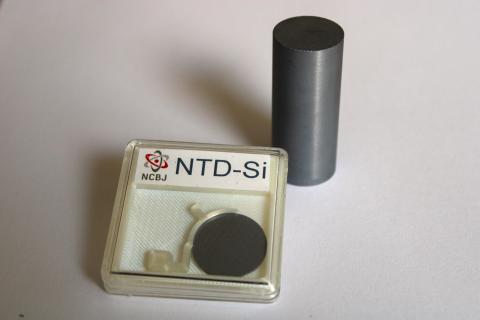 Inżynierowie z reaktora MARIA testują instalację do przemysłowego domieszkowania krzemu