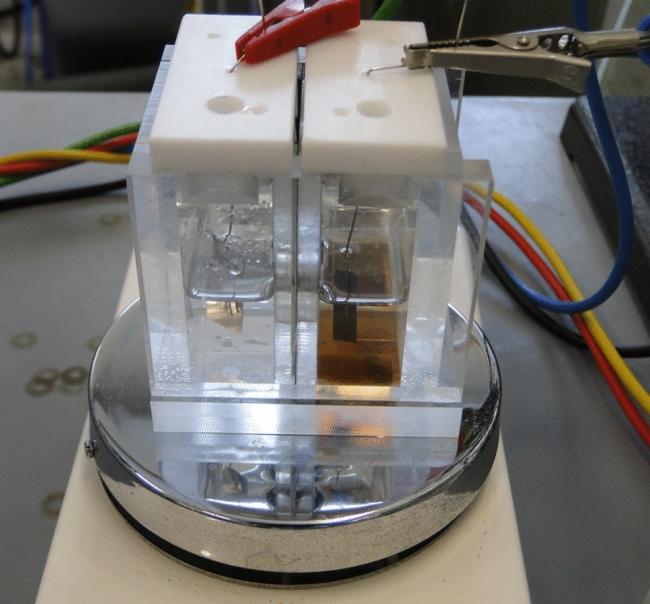 Układ badawczy do elektrochemicznego rozpuszczania dysków molibdenowych Układ badawczy do elektrochemicznego rozpuszczania dysków molibdenowych