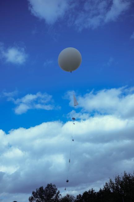 Start balonu z detektorami CosmicWatch (foto: Katarzyna Frankiewicz / NCBJ)