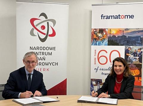 Podpisanie porozumienia pomiędzy profesorem Krzysztofem Kurkiem, dyrektorem NCBJ i Elisabeth Terrail, wiceprezes ds. zasobów ludzkich w Framatome