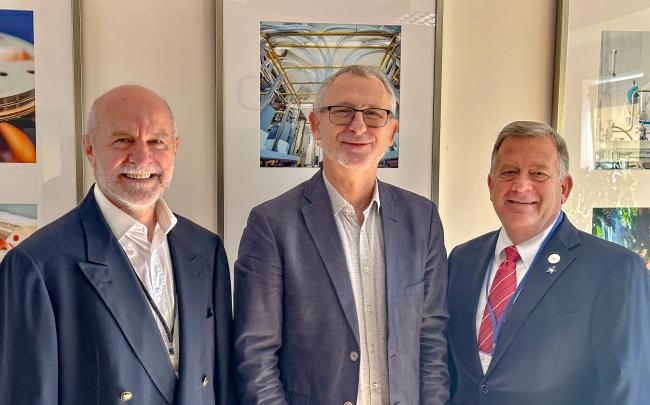 Wizyta w Świerku pana Davida A. Wrighta, komisarza NRC. Od lewej: Grzegorz Krzysztoszek, Krzysztof Kurek, David. A. Wright (foto: Marek Pawłowski, NCBJ) Wizyta w Świerku pana Davida A. Wrighta, komisarza NRC. Od lewej: Grzegorz Krzysztoszek, Krzysztof Kurek, David. A. Wright (foto: Marek Pawłowski, NCBJ)