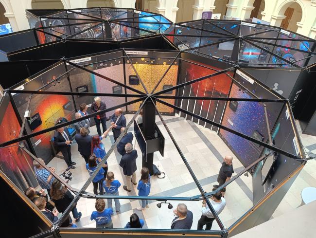 Wystawa z okazji 70-lecia CERN dostępna na Wydziale Fizyki PW do 2 lipca 2024 Wystawa z okazji 70-lecia CERN dostępna na Wydziale Fizyki PW do 2 lipca 2024