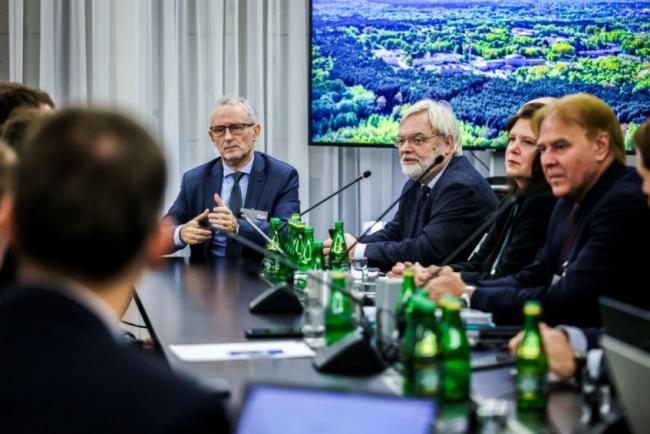 Zespół ds. Energetyki Jądrowej (fot. Tomasz Paczos, Kancelaria Senatu) Zespół ds. Energetyki Jądrowej (fot. Tomasz Paczos, Kancelaria Senatu)