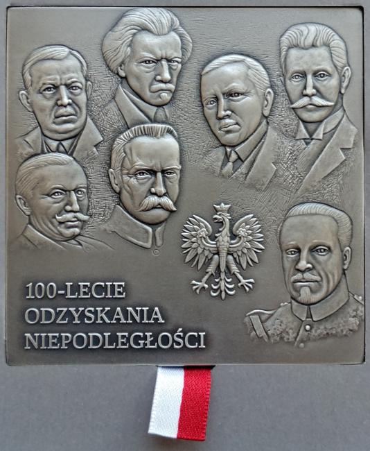 Medal 100-lecia Odzyskania Niepodległości (foto: Ministerstwo Energii) Medal 100-lecia Odzyskania Niepodległości (foto: Ministerstwo Energii)