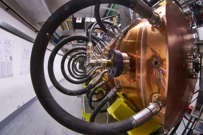 Struktury akceleratora Linac4. Foto: CERN Struktury akceleratora Linac4. Foto: CERN