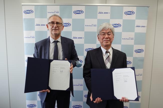 Krzysztof Kurek i Koguchi Masanori po podpisaniu porozumienia NCBJ-JAEA (foto: JAEA) Krzysztof Kurek i Koguchi Masanori po podpisaniu porozumienia NCBJ-JAEA