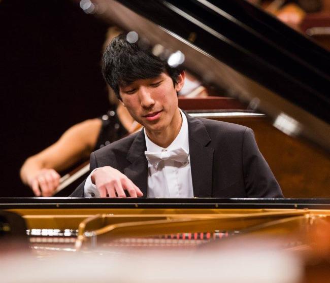 Eric Lu jako 17-latek wygrał Krajowy Konkurs Chopinowski w Miami będąc w historii tego konkursu najmłodszym laureatem I nagrody Eric Lu jako 17-latek wygrał Krajowy Konkurs Chopinowski w Miami będąc w historii tego konkursu najmłodszym laureatem I nagrody