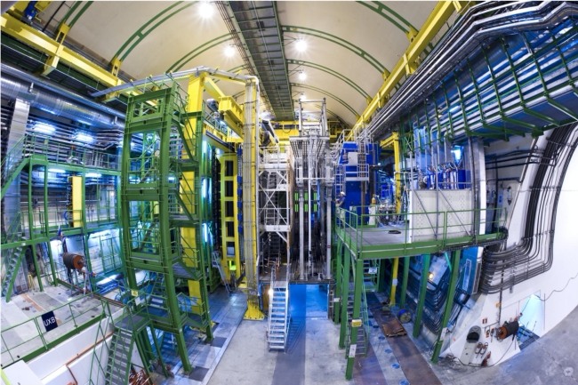 Detektor LHCb (Credits: CERN) Detektor LHCB - widok wnętrza